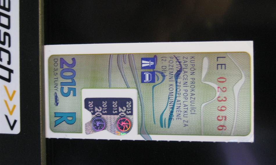 2015-2-5-953falešná dálniční známka II.JPG